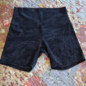 Lululemon Align Black Camo Shorts 5" Inseam Sz 8